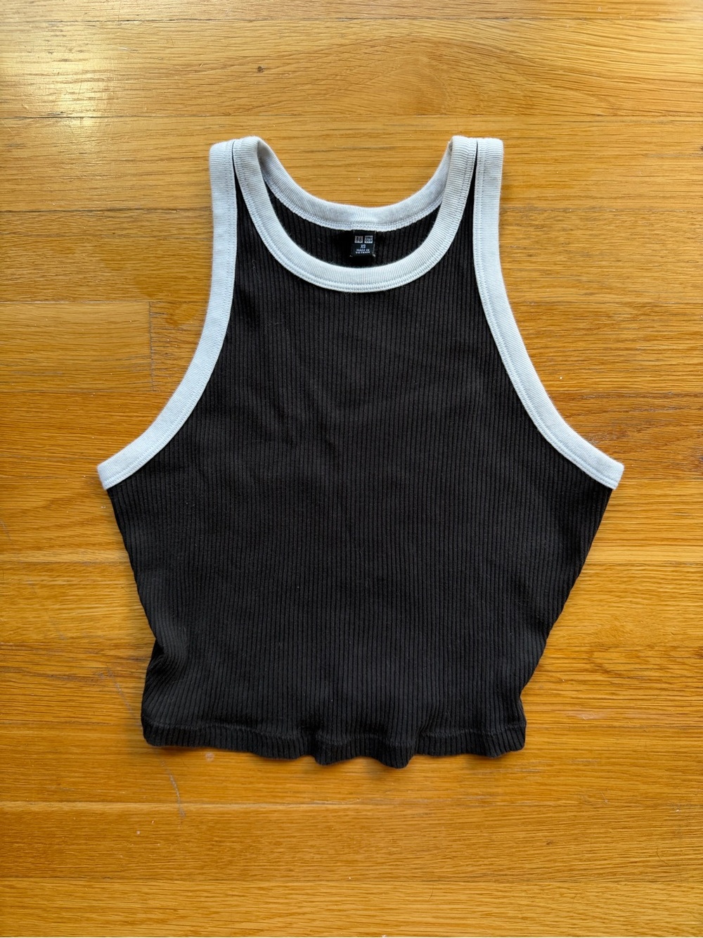Uniqlo Black Ribbed White Trim Tank Top – Size XS